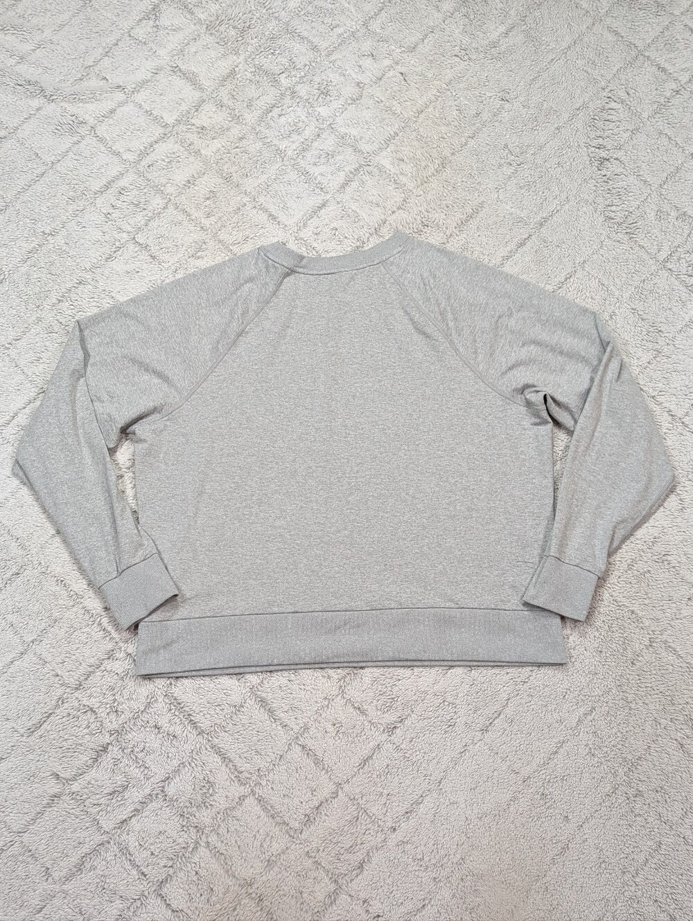 Vuori Sweatshirt Womens S Gray Heather Halo Modern Crew Soft Dreamknit Relaxed - Picture 9 of 9